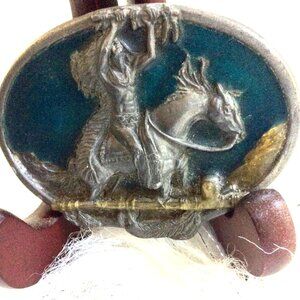 VTG 1984 Siskiyou Native American Tribute Belt Buckle Riding Horseback